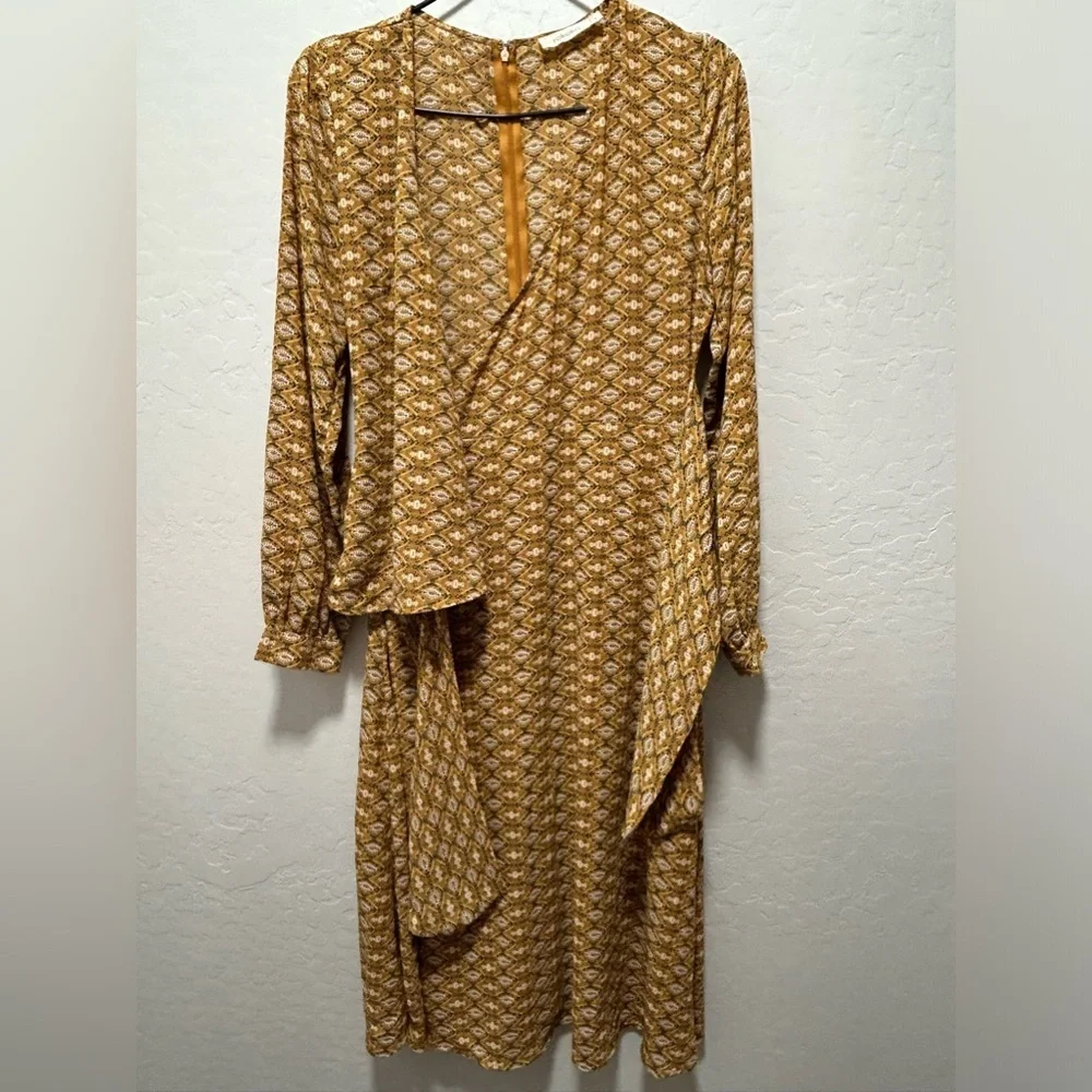 Rokoko midi length faux wrap dress - Picture 2 of 8